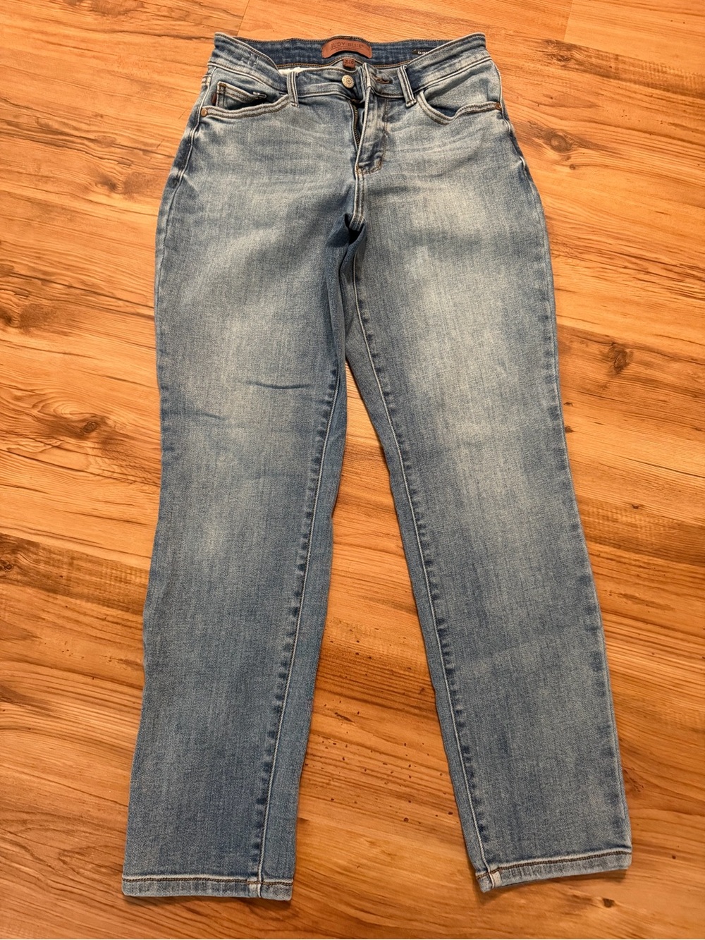 Judy Blue Light Wash Straight Leg Jeans